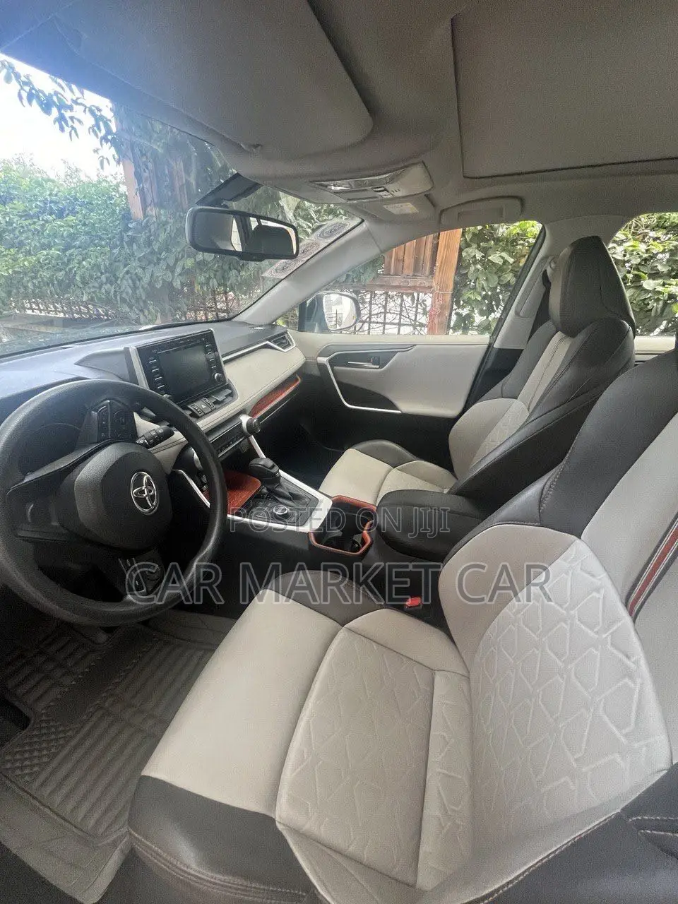 Toyota RAV4 Limited 2021 Gray