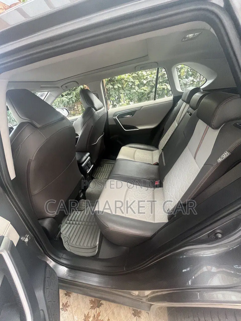 Toyota RAV4 Limited 2021 Gray