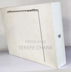 New Laptop Apple MacBook Air 2025 M4 13-Inch 16GB Apple M4 SSD 256GB