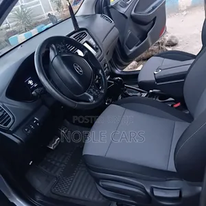 Hyundai i20 2020 Gray