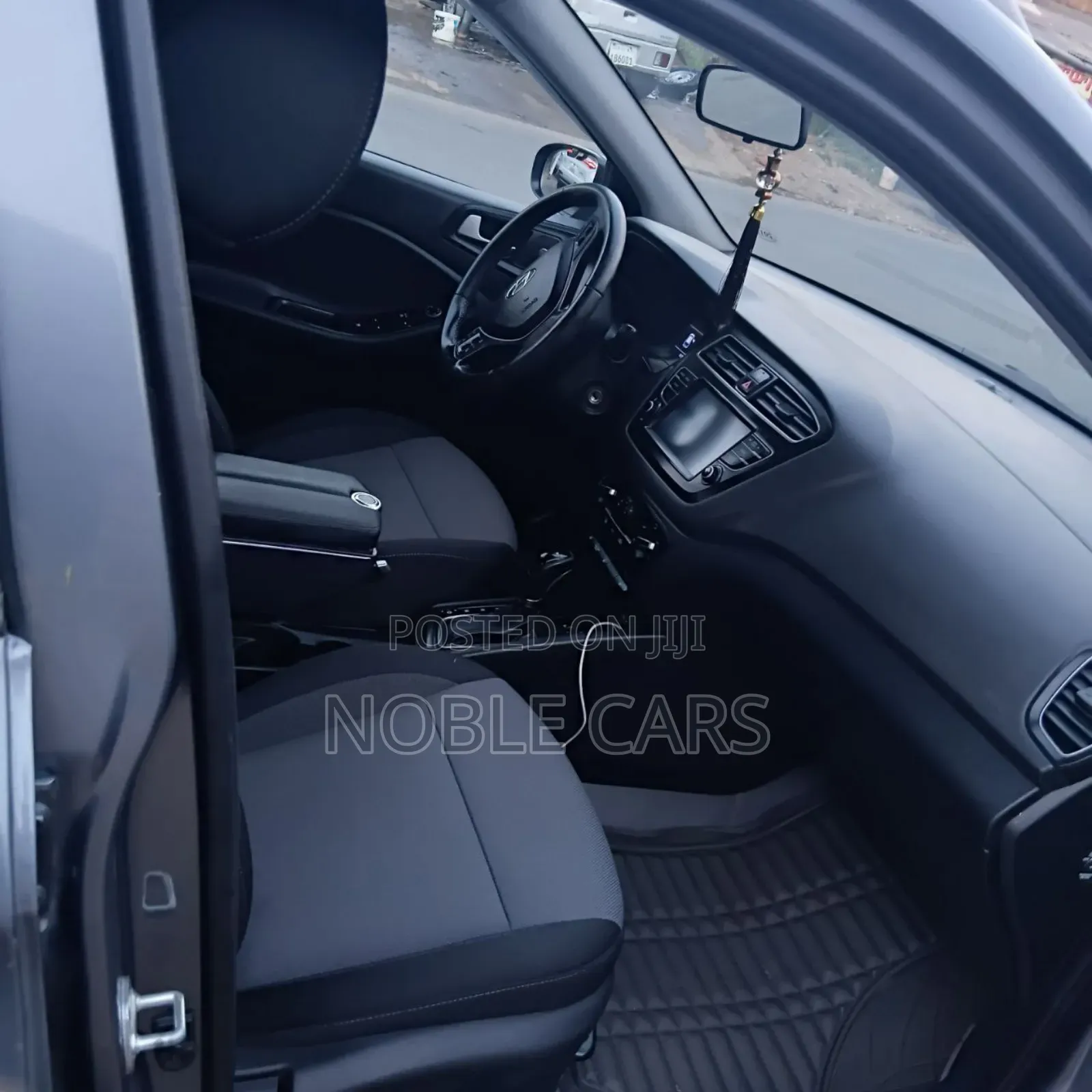 Hyundai i20 2020 Gray