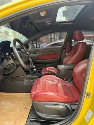 Hyundai Avante 2017 Gold