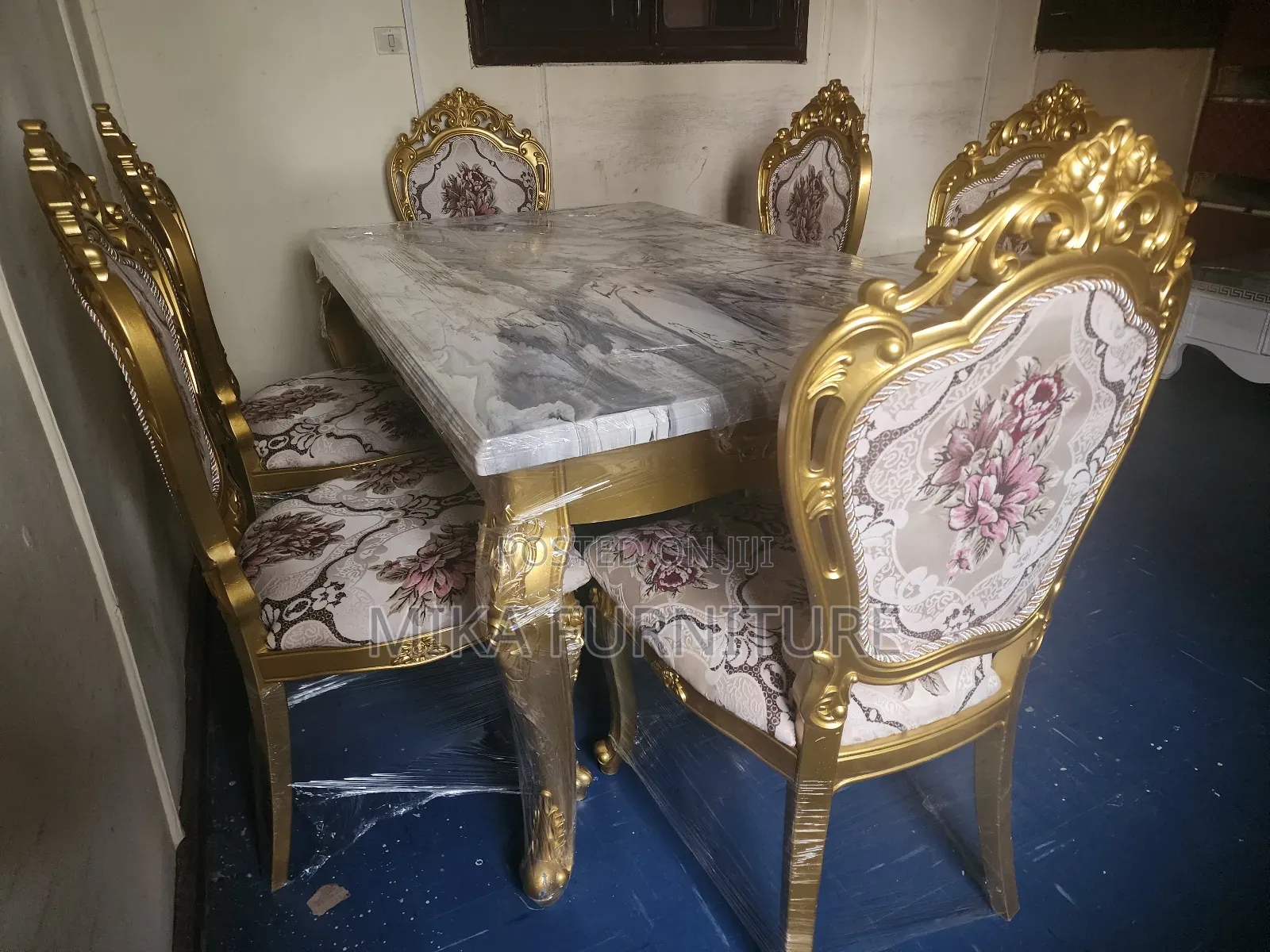 Turkish ዳይኒንግ ቴብል