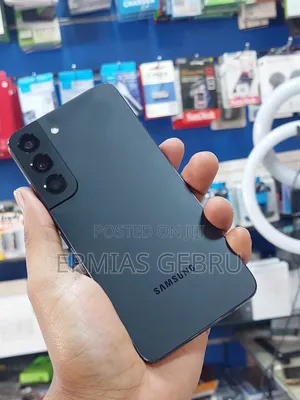 Photo - New Samsung Galaxy S22 5G 128 GB Black