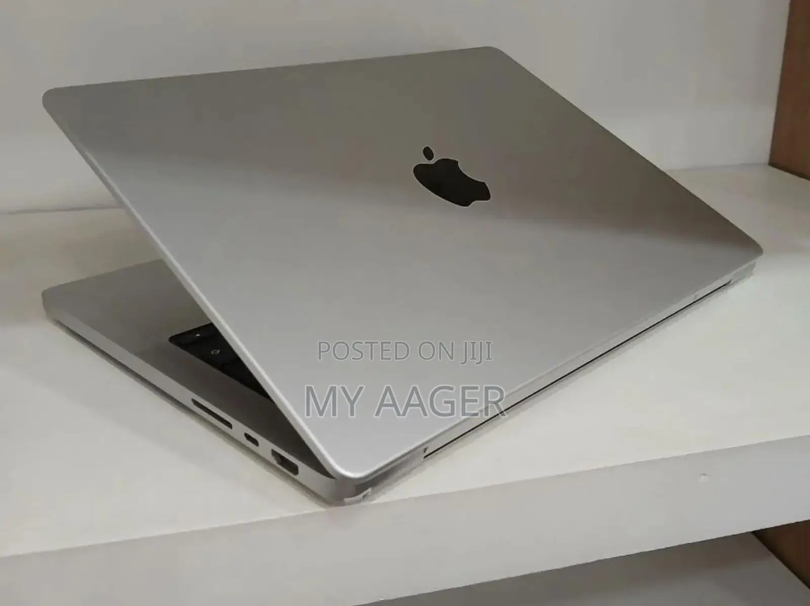 New Laptop Apple MacBook Pro M1 16GB Apple M1 Pro SSD 1T