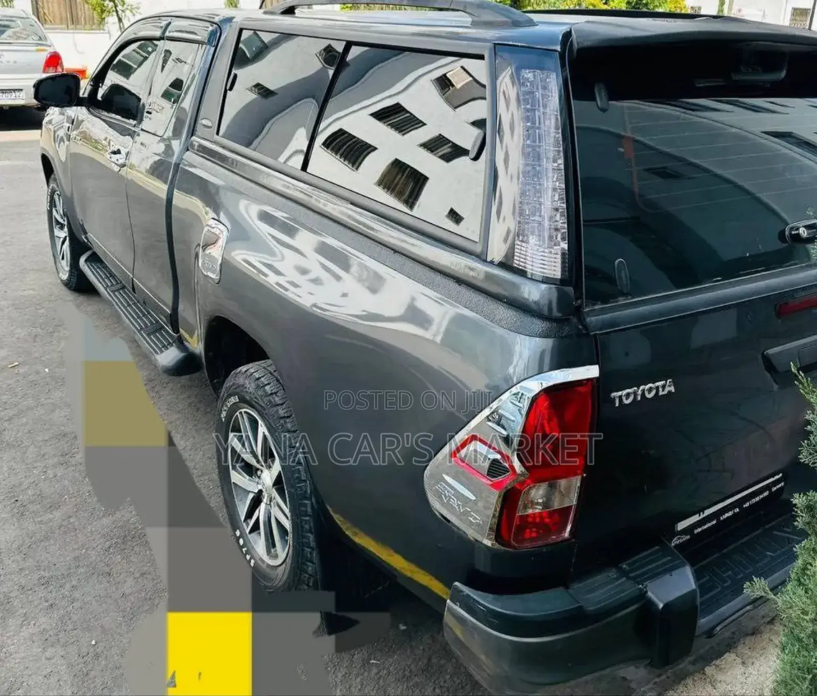 Toyota Hilux 2020 Gray