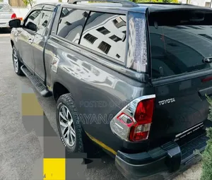 Toyota Hilux 2020 Gray