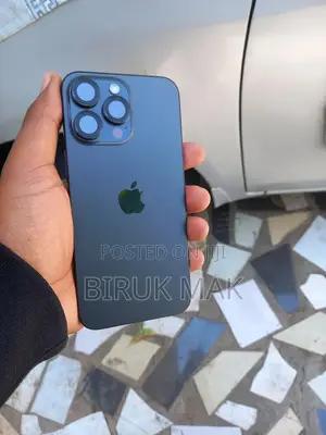 Photo - Apple iPhone 15 Pro Max 256 GB Black