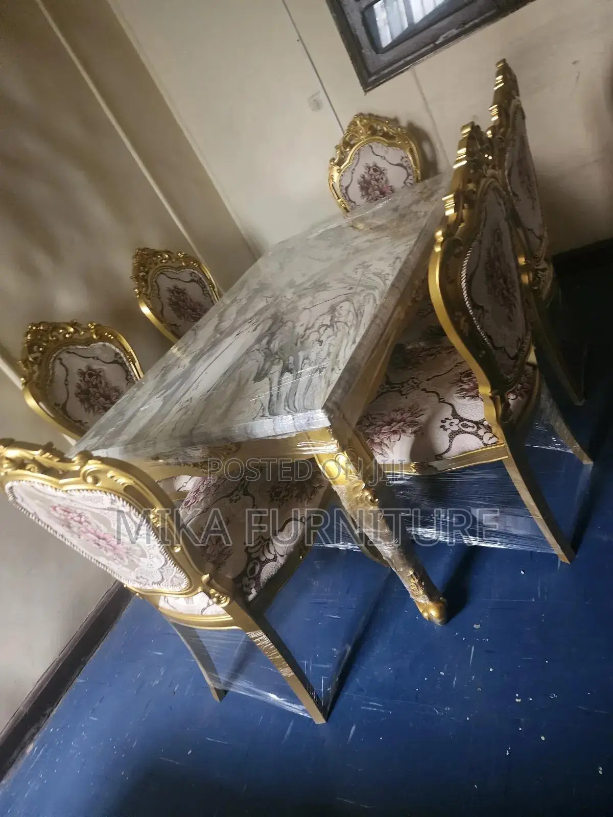 Turkish ዳይኒንግ ቴብል