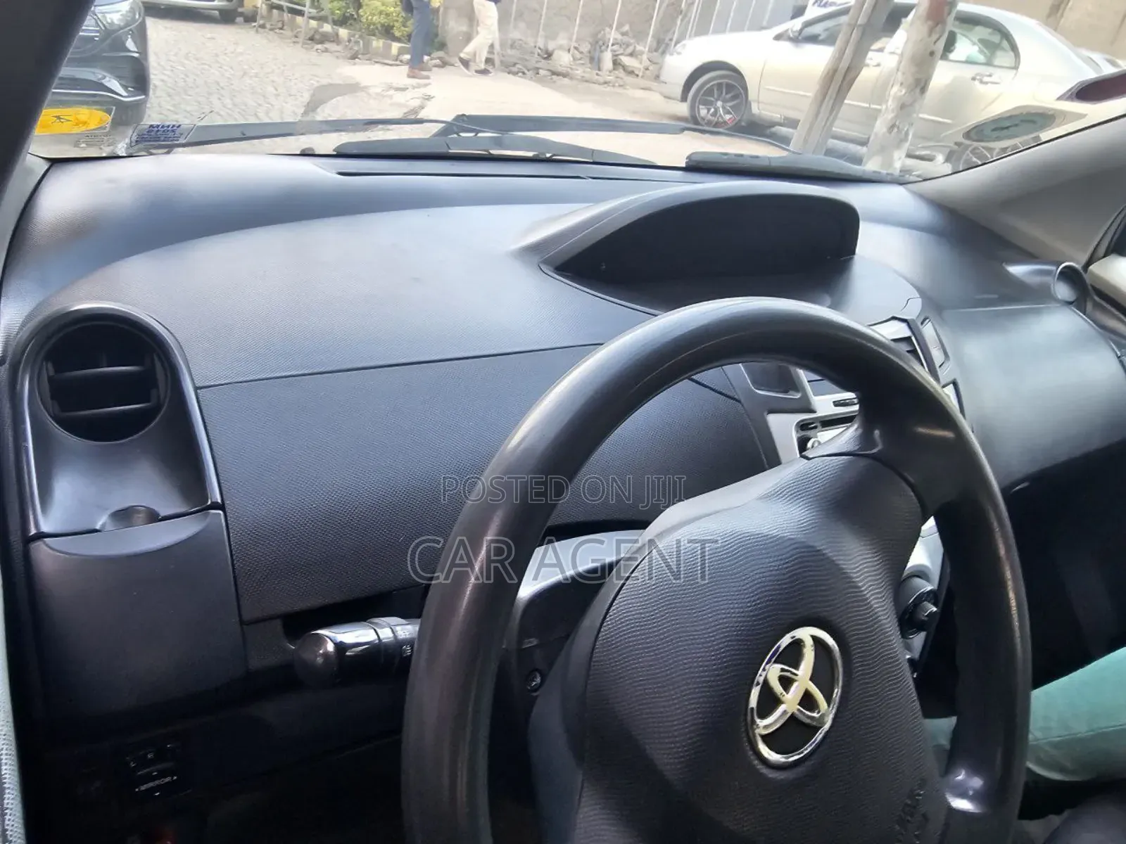 Toyota Yaris 2010 Silver