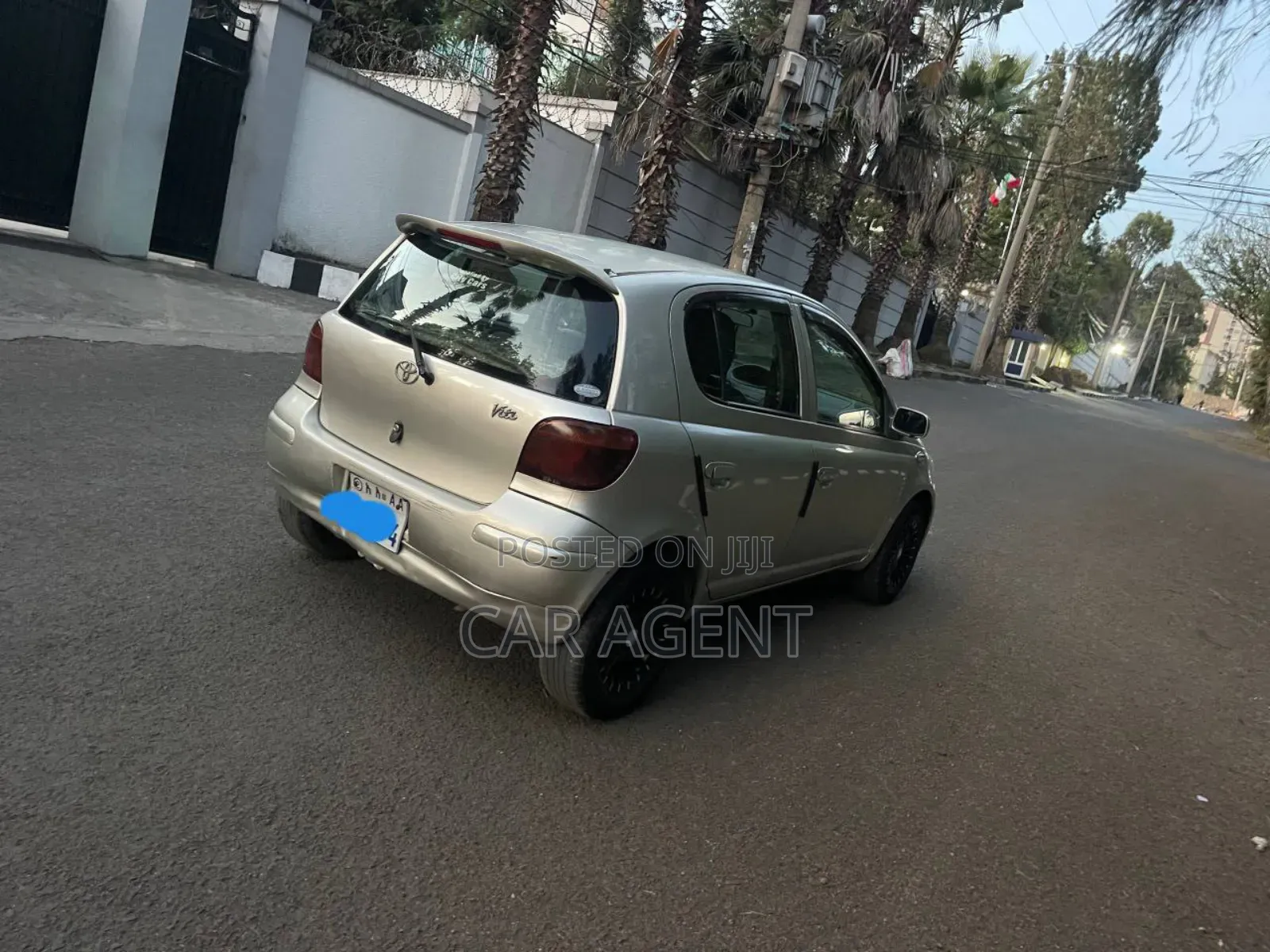 Toyota Vitz 2003 Silver