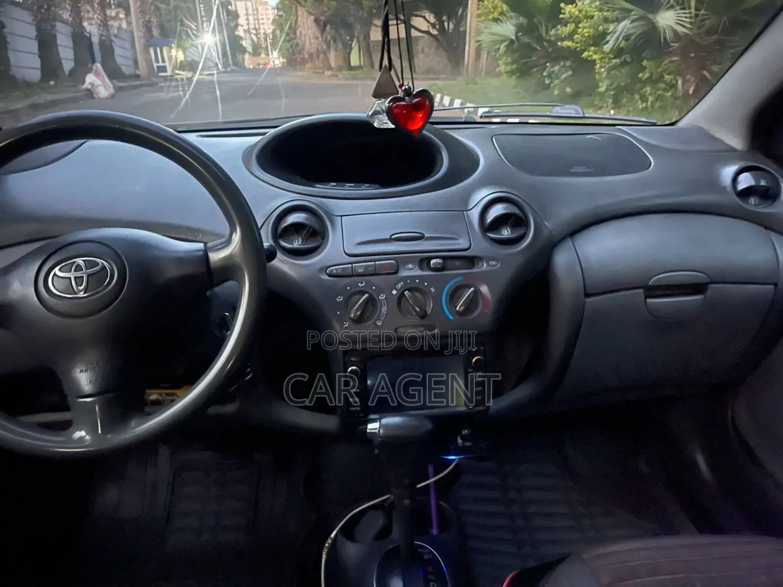 Toyota Vitz 2003 Silver