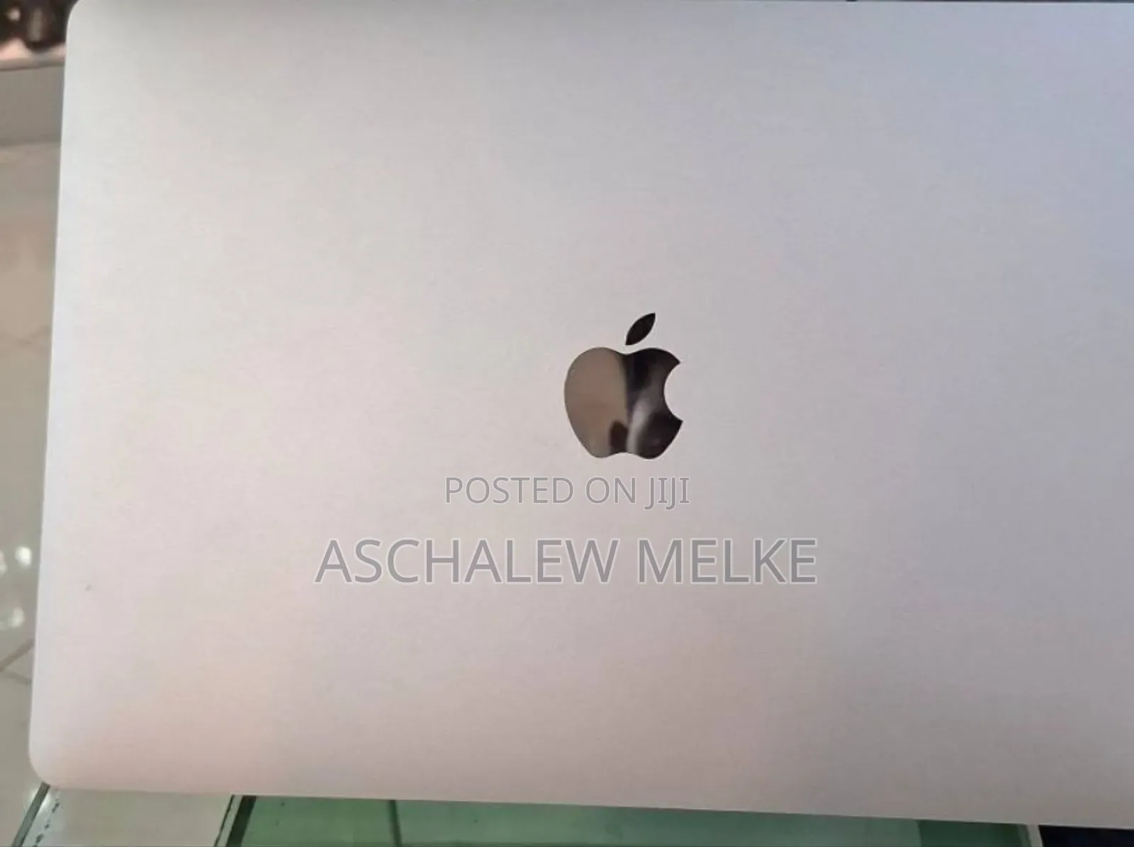 New Laptop Apple MacBook Pro 2022 M2 8GB Apple M2 SSD 512GB