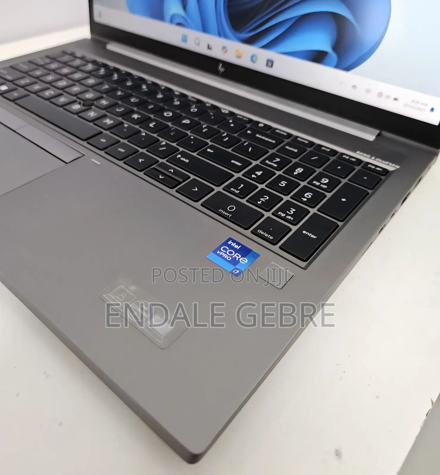 New Laptop HP ZBook Firefly G8 16GB Intel Core I7 SSD 1T