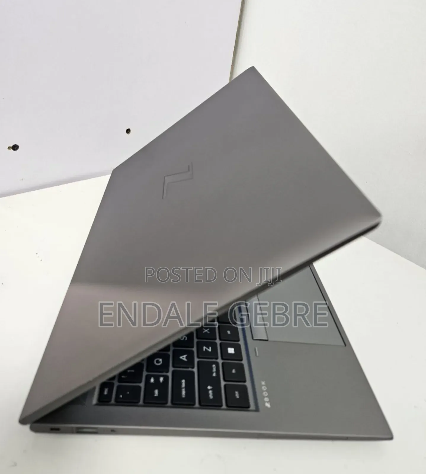 New Laptop HP ZBook Firefly G8 16GB Intel Core I7 SSD 1T