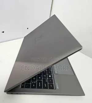New Laptop HP ZBook Firefly G8 16GB Intel Core I7 SSD 1T