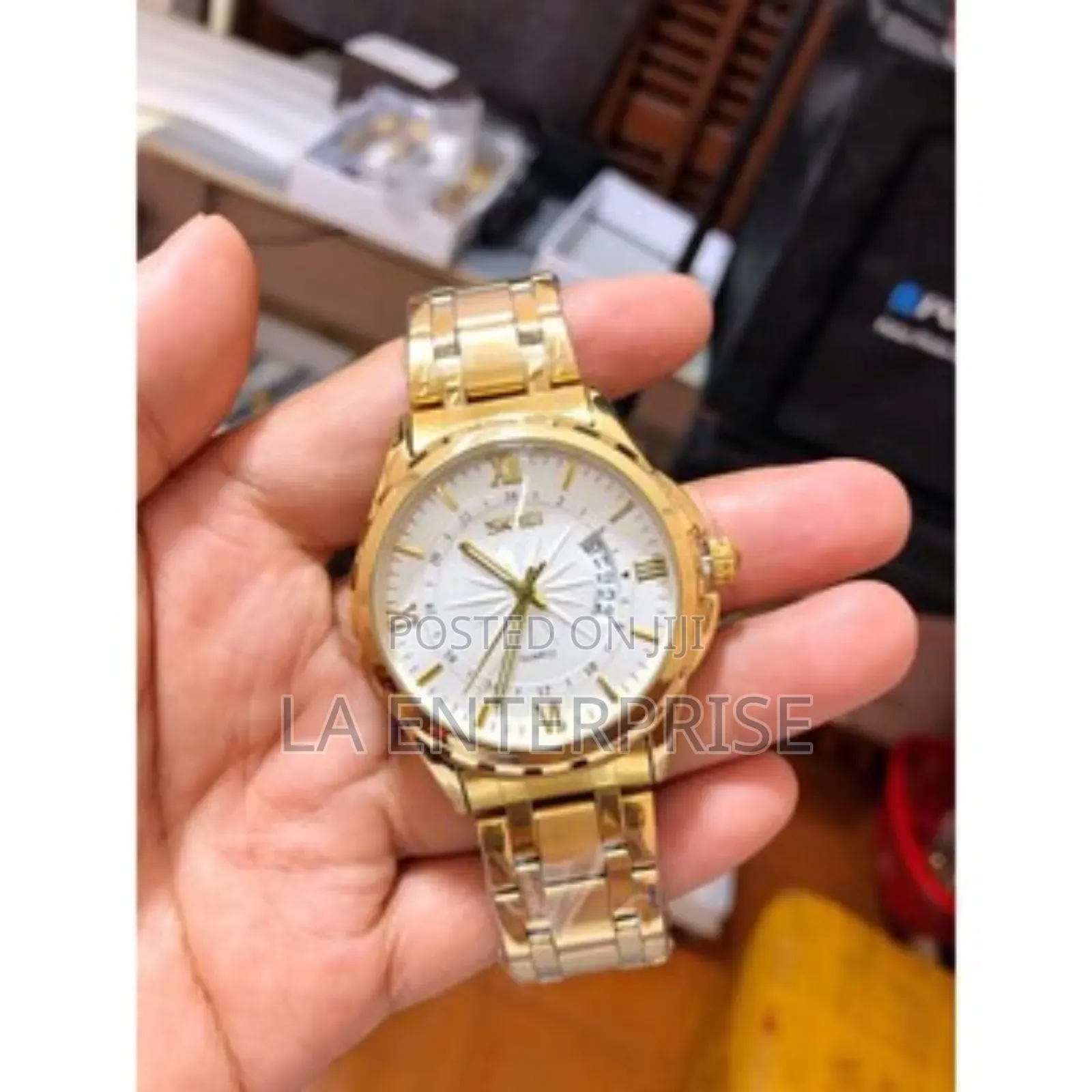 Skmei Golden Quartz Watch