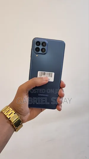 Photo - New Samsung Galaxy M33 128 GB Black