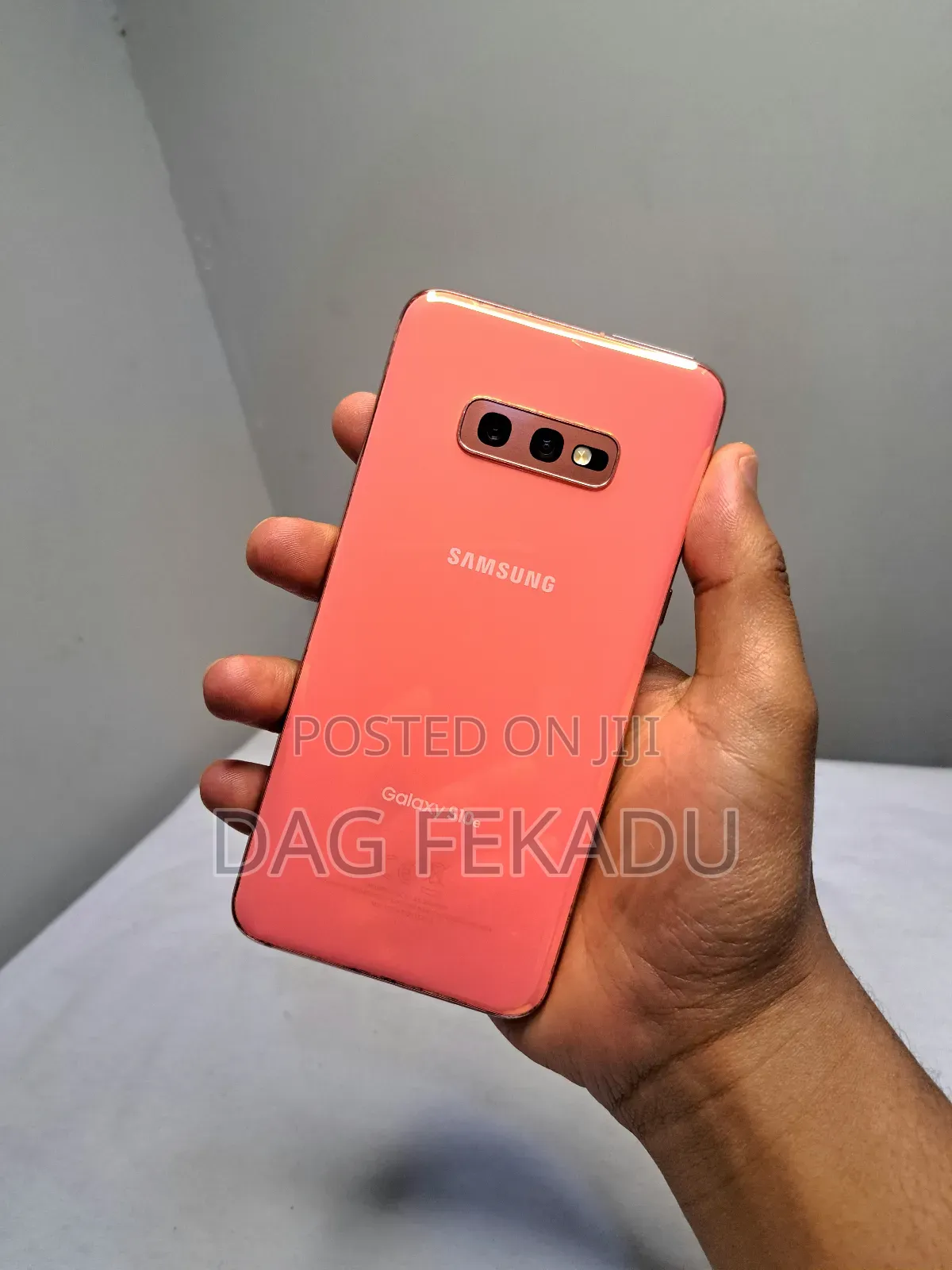 New Samsung Galaxy S10e 128 GB Orange