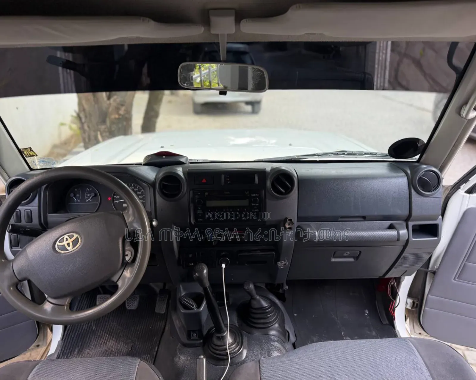 Toyota Land Cruiser 2010 Ivory