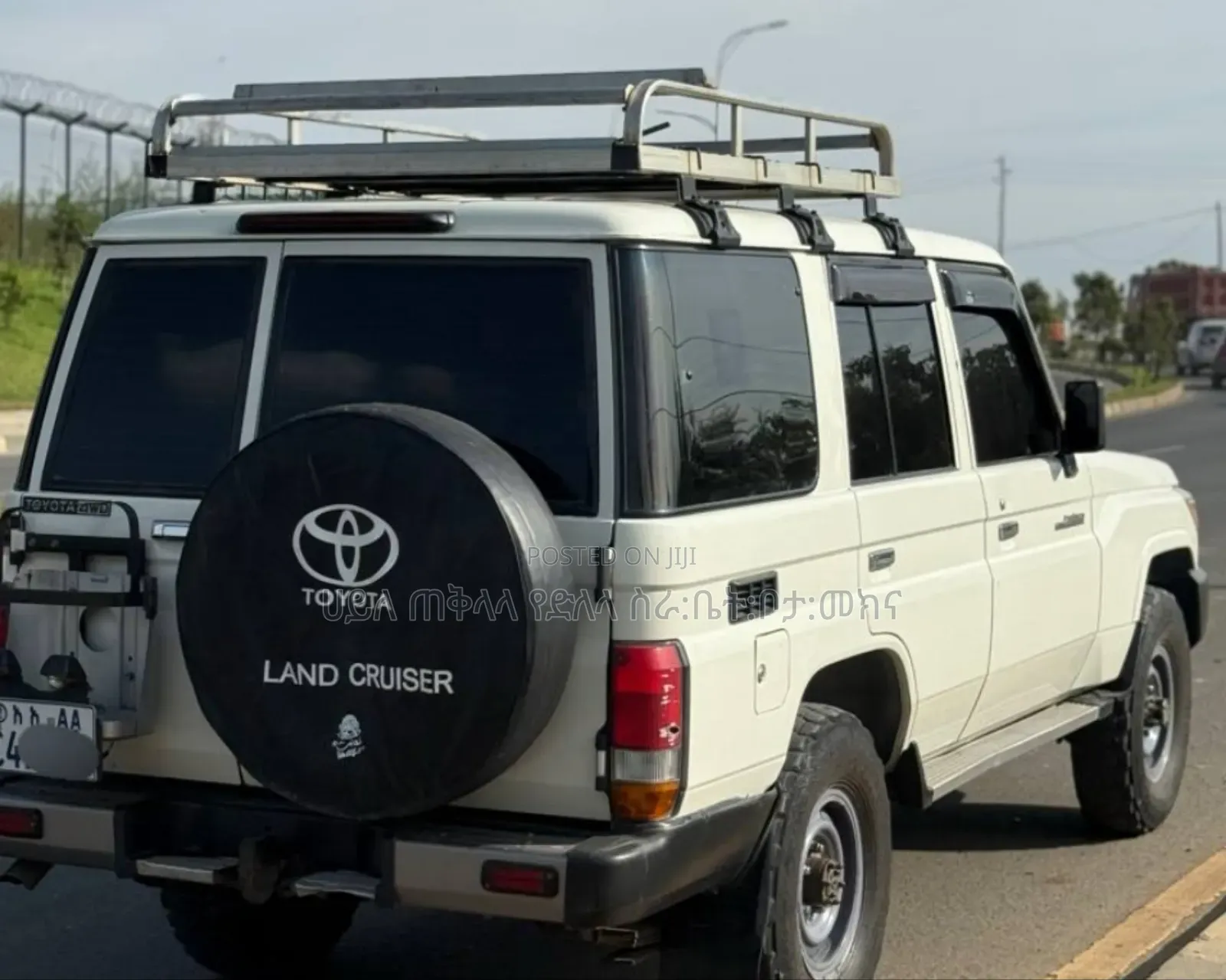 Toyota Land Cruiser 2010 Ivory