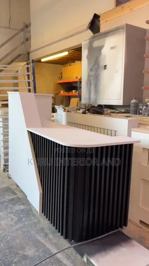 Modern Reception Tabel 150 Cm Width 120 Cm Height X 50 Cm Debth