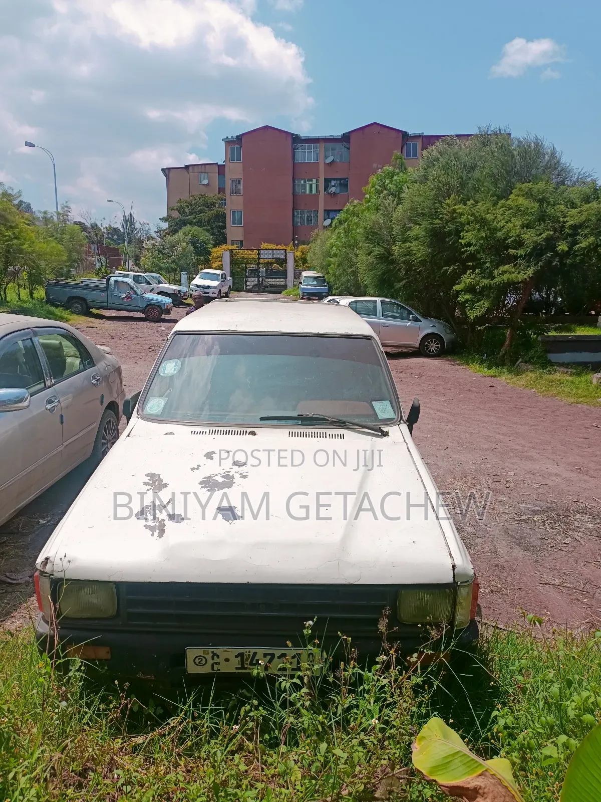 Toyota Hilux 1988 White