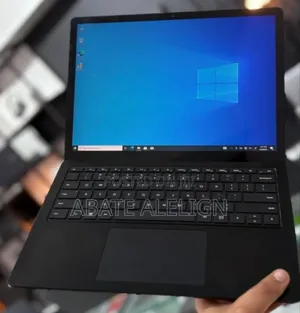 New Laptop Microsoft Surface 8GB Intel Core I7 SSD 256GB