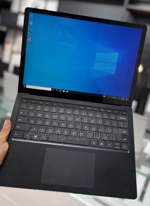 New Laptop Microsoft Surface 8GB Intel Core I7 SSD 256GB