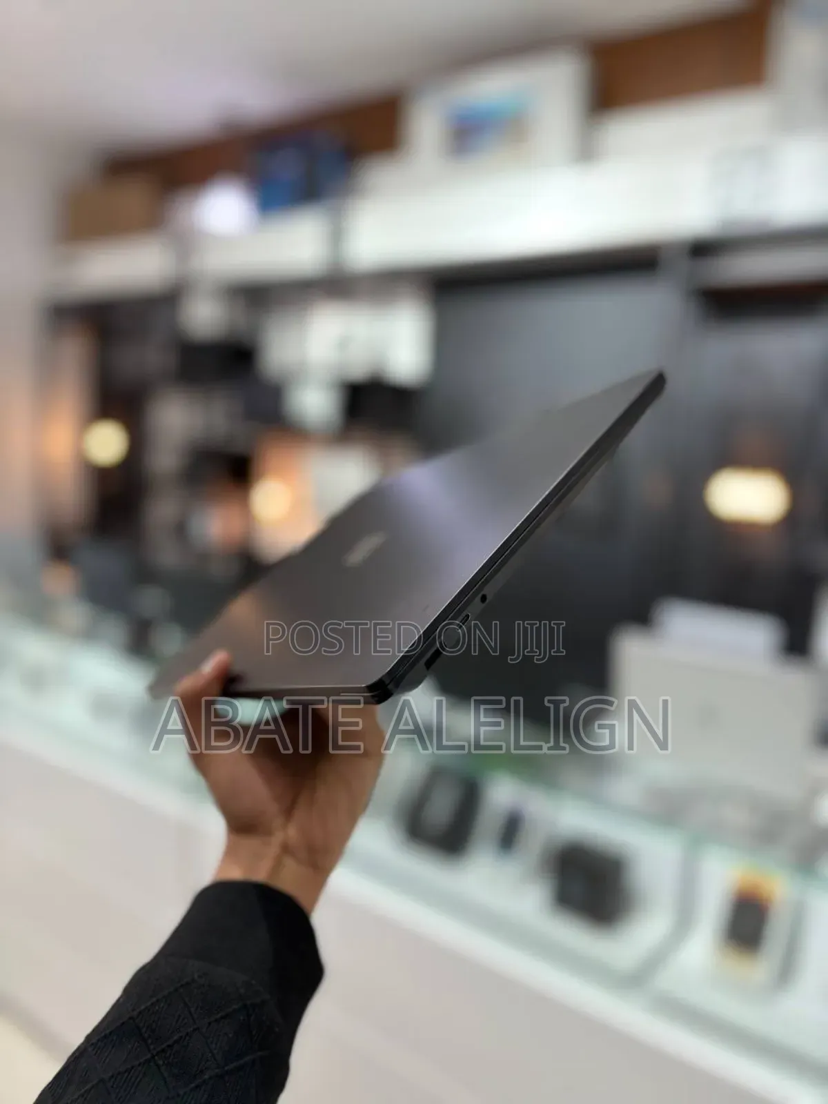New Laptop Microsoft Surface 8GB Intel Core I7 SSD 256GB