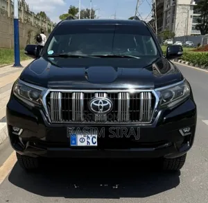 Photo - Toyota Land Cruiser Prado 2.7 2020 Black