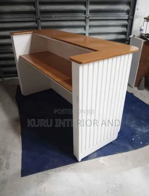 Reception Tabel 130cm Width X 110cm Height X 50 Cm Debth