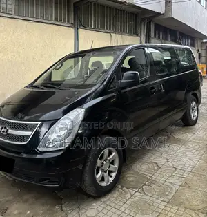 Hyundai H1 2.4 GLS 2011 Black