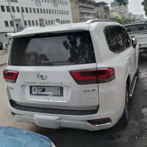 Toyota Land Cruiser 2023 Ivory
