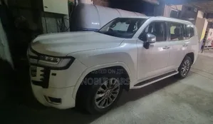 Toyota Land Cruiser 2023 White