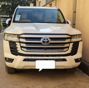 Toyota Land Cruiser 2023 White