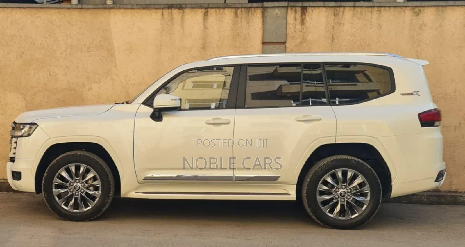 Toyota Land Cruiser 2023 White