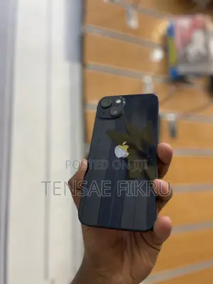 Photo - Apple iPhone 13 128 GB Black