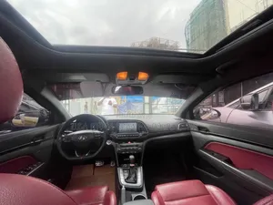 Hyundai Avante 2017 Yellow