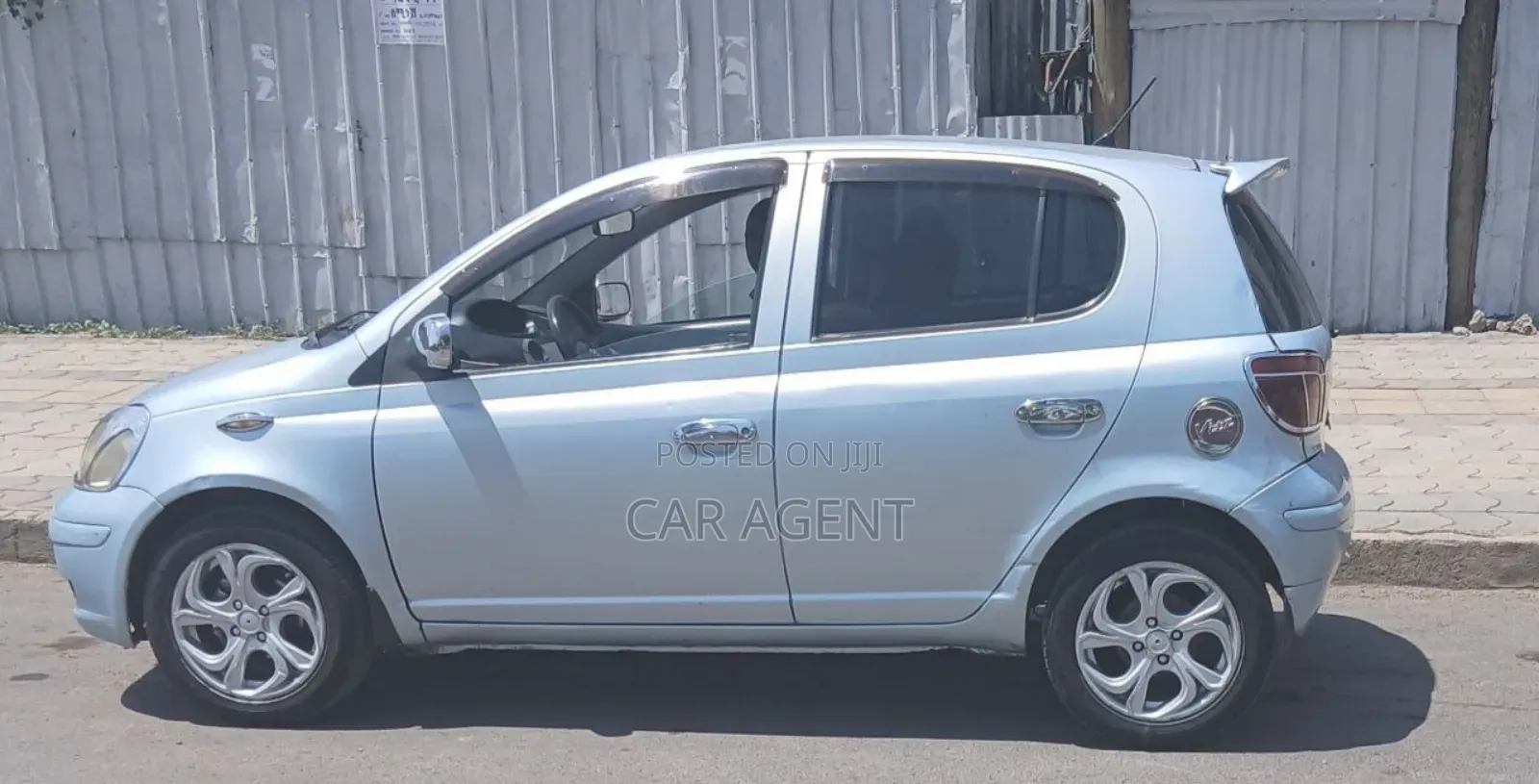 Toyota Vitz 2004 Blue