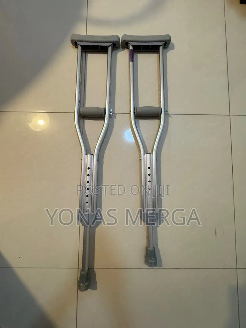 Adjust Rubber Handle Crutches兕巨axillary Crutches炉答adults Walking Aid