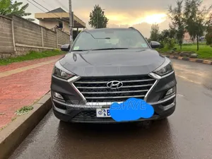 Photo - Hyundai Tucson 2020 Gray