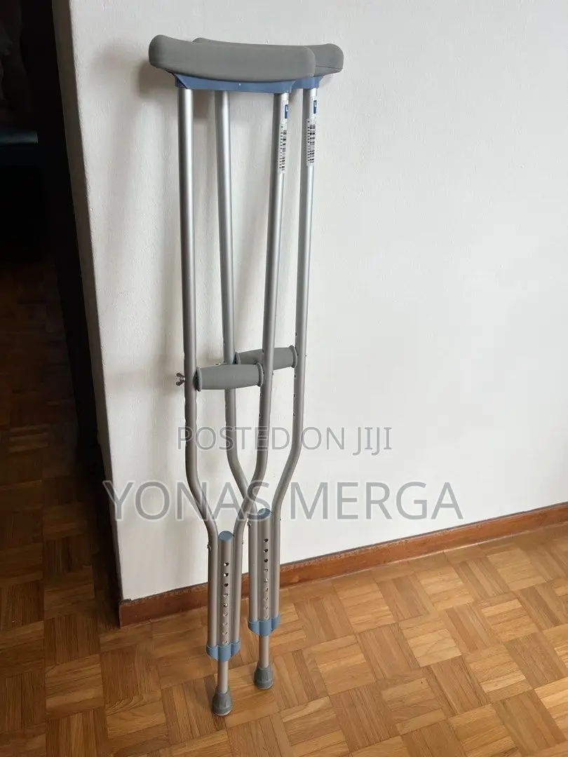 Crutches囚国under Arm Crutches Yu860 (Medium)
High-Strength