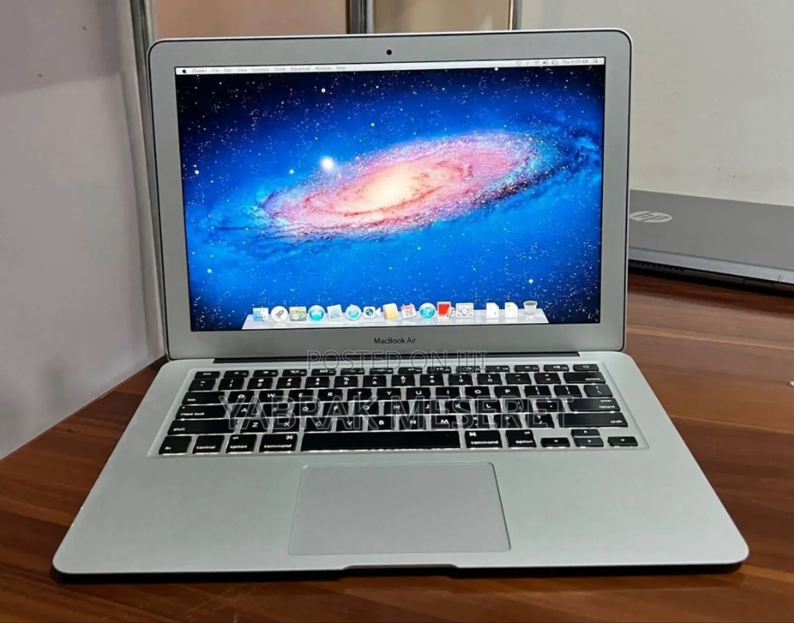 New Laptop Apple MacBook Air 2015 8GB Intel Core I5 SSD 256GB
