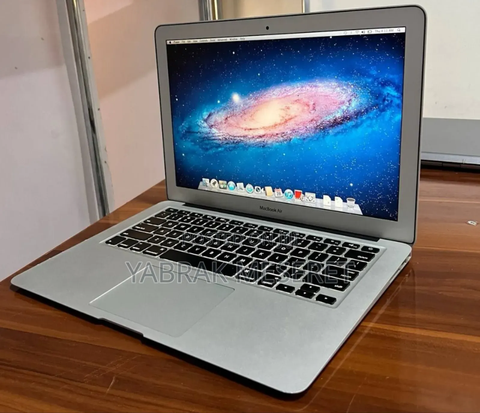 New Laptop Apple MacBook Air 2015 8GB Intel Core I5 SSD 256GB