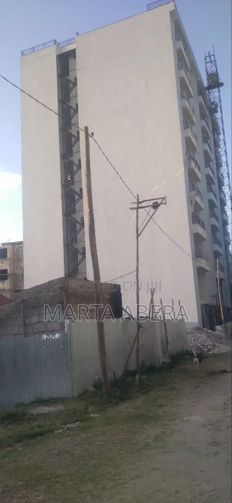 3bdrm Apartment in Yeka for sale