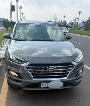 Photo - Hyundai Tucson 2020 Silver