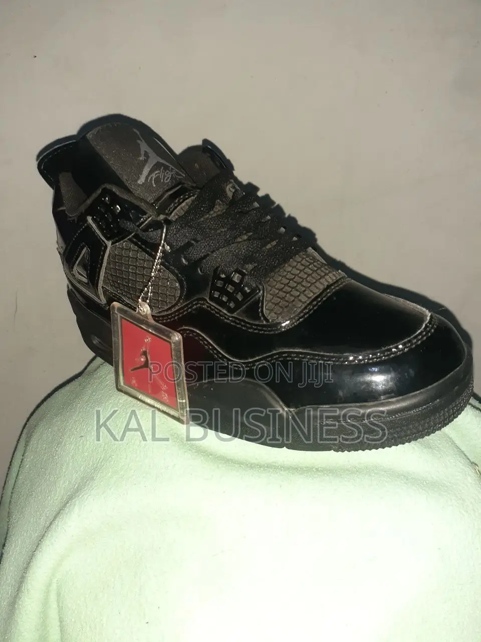 Air Jordan 4 Retro - Black Cat