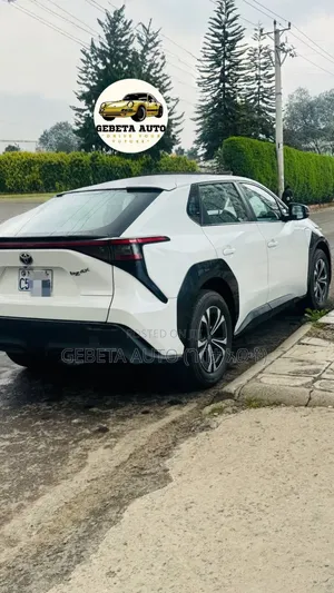 Photo - Toyota bZ4X 2023 White