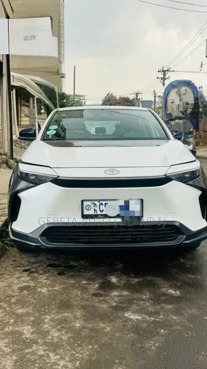 Toyota bZ4X 2023 White
